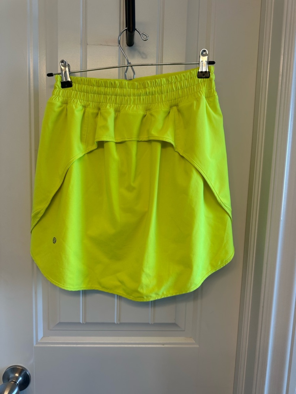 lululemon athletica Neon Yellow Women’s Performance Skort - Picture 4 of 6